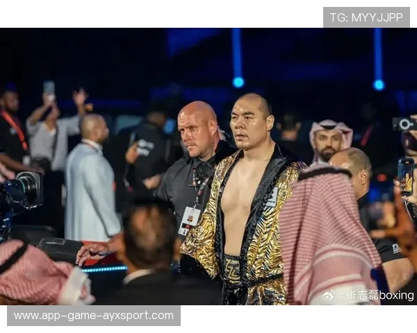 中国拳王惊天 KO 视频疯传！全网热度突破千万